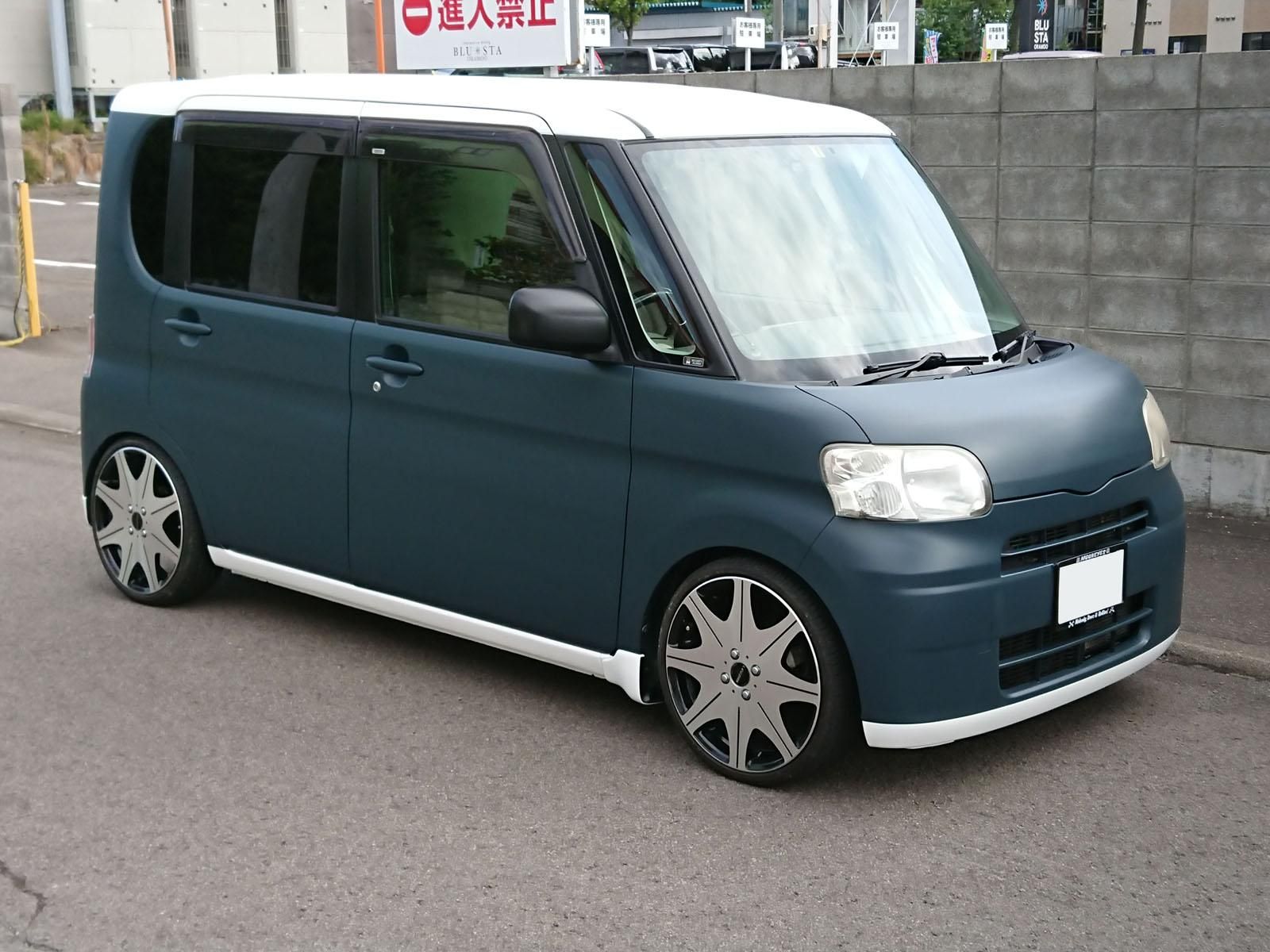 ダイハツ タントをレインブーツネイビーで全塗装！ - 刷毛（ハケ