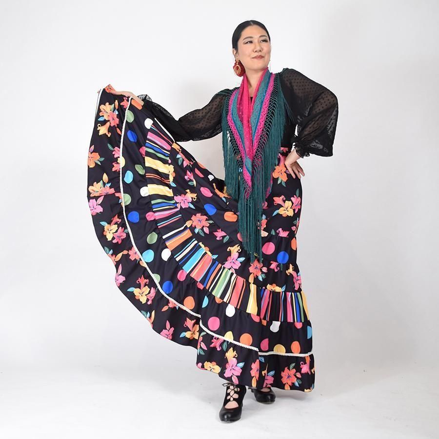 フラメンコのファルダはMariQuitaで。