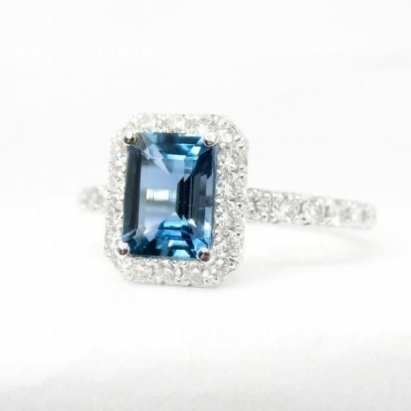エメラルドカットサンタマリアアクアマリン ダイヤモンドリング AQ