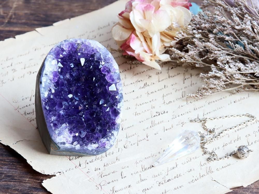 AT273】アメジスト / 幸せが逃げて行かないように守ってくれる可愛い