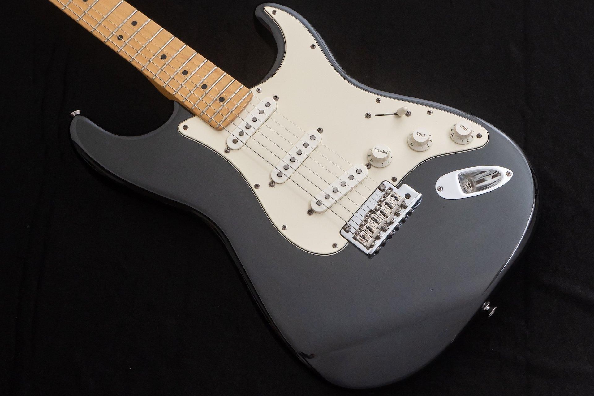 used】Fender / American Standard Stratocaster #Z7075910 3.43kg