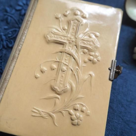アンティーク 聖書 | フランス 20世紀 セルロイドの祈祷書 すずらんと