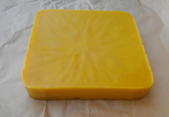 2026年9月再販予定】国産みつろう未精製1kg - 柴田養蜂場 Bee Smile