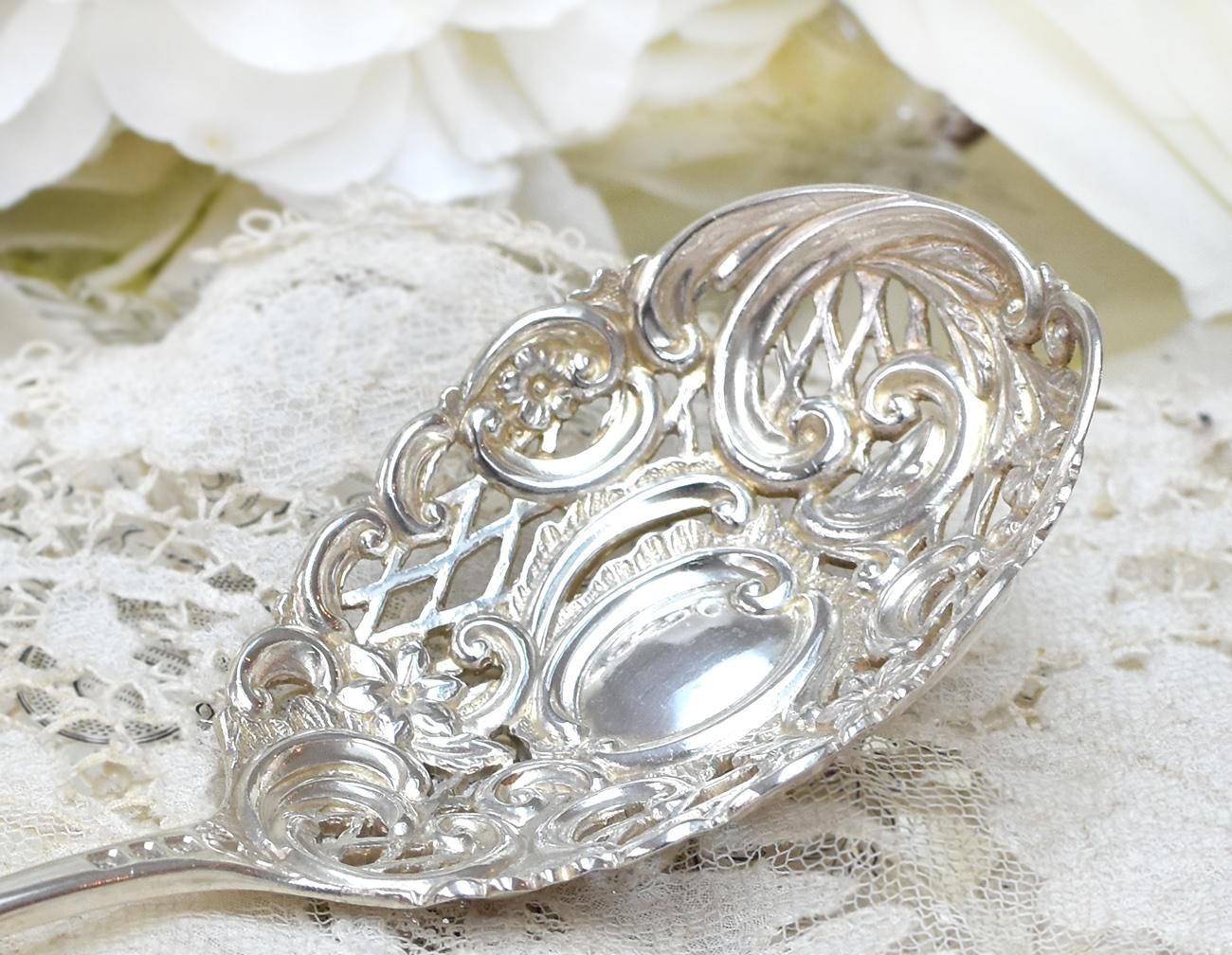 英国銀器【純銀】1898年 ヴィクトリアン 透かしのサービングスプーン