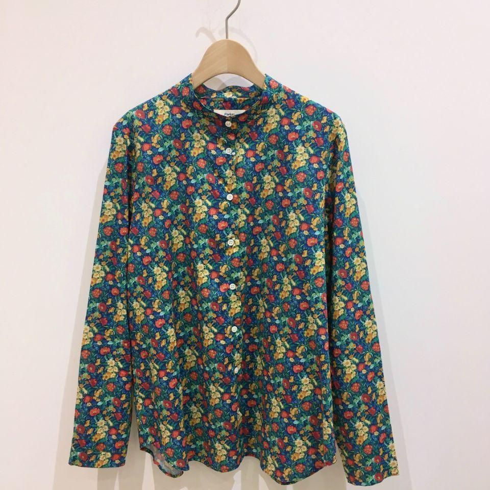 Parkes - バンドカラーブラウス（リバティコレクション） - Sheth