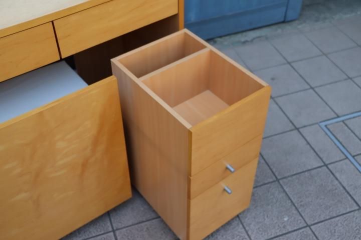 無印良品(MUJI)の希少なメープル材を使用したドレッサーセットです