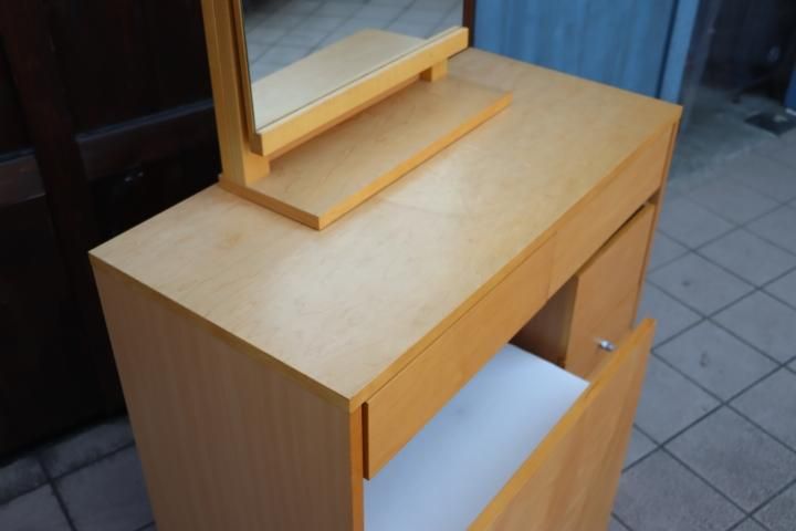 無印良品(MUJI)の希少なメープル材を使用したドレッサーセットです