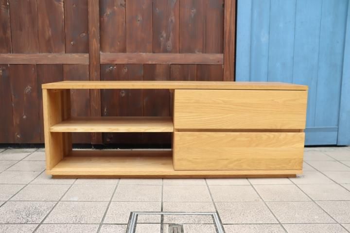 人気の無印良品(MUJI)のオーク無垢材を使用したAVラック！！シンプルな