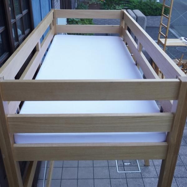 人気の無印良品(MUJI)のオーク材セミシングルハイベッド/マットレス