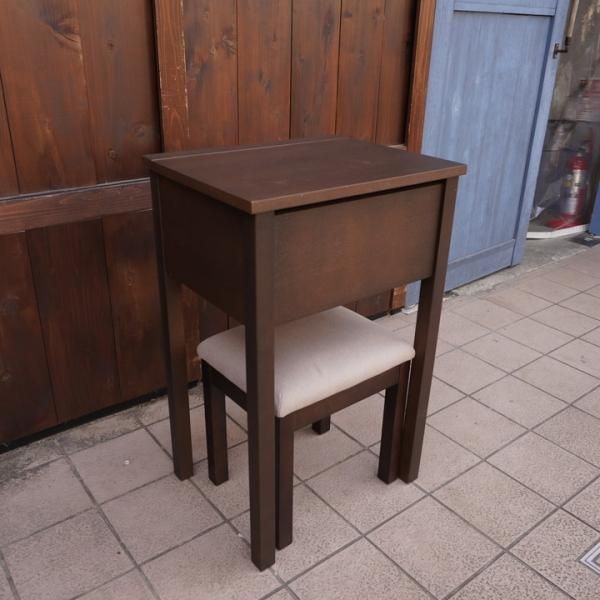 稀少なタモ材を使用した無印良品(MUJI)のドレッサー/スツールです