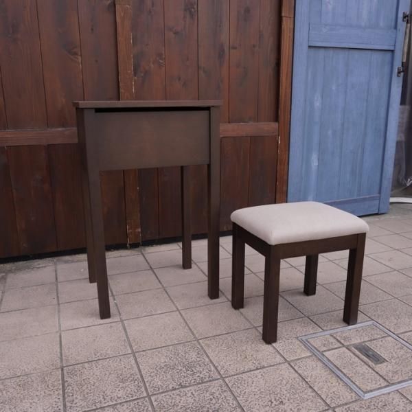 稀少なタモ材を使用した無印良品(MUJI)のドレッサー/スツールです