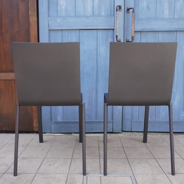 Vitra(ヴィトラ)社の.03(ゼロスリー) 2脚セットです。スタッキングも