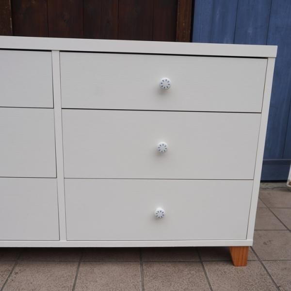 MOMO natural(モモナチュラル)のLOVE 3段チェストです。愛らしい取っ手