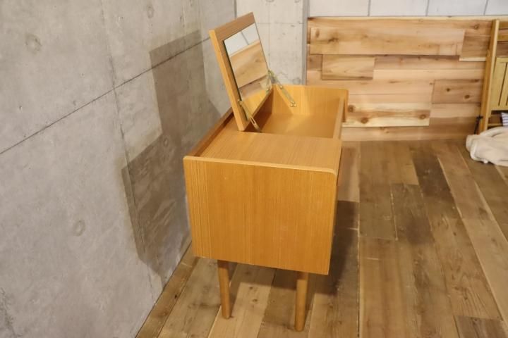 unico(ウニコ)の中でも人気のALBERO(アルベロ)シリーズ ドレッサーです