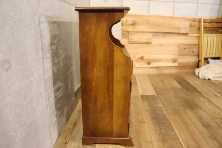 karimoku(カリモク家具)の人気シリーズCOLONIAL(コロニアル)の電話台