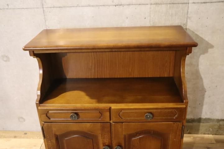 karimoku(カリモク家具)の人気シリーズCOLONIAL(コロニアル)の電話台