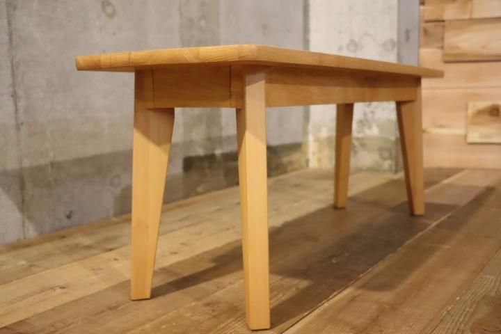 MOMO natural(モモナチュラル)のダイニングベンチ。アルダー無垢材の
