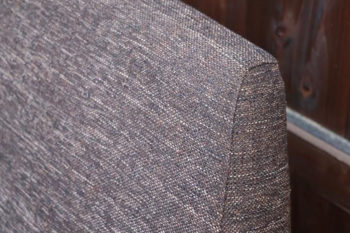 unico(ウニコ)のEVA(エヴァ)2シーターソファです。シンプルで