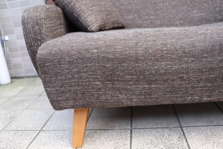 unico(ウニコ)のEVA(エヴァ)2シーターソファです。シンプルで