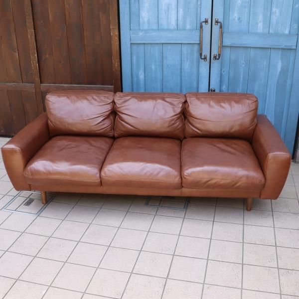 人気のunico(ウニコ)よりMOLN(モルン) レザー 3シーターソファーです