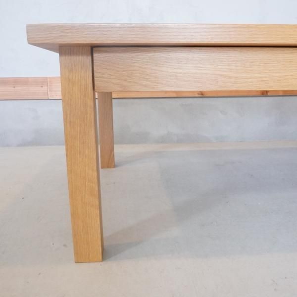無印良品(MUJI)の人気のオーク無垢材 ローテーブルです！引出し付