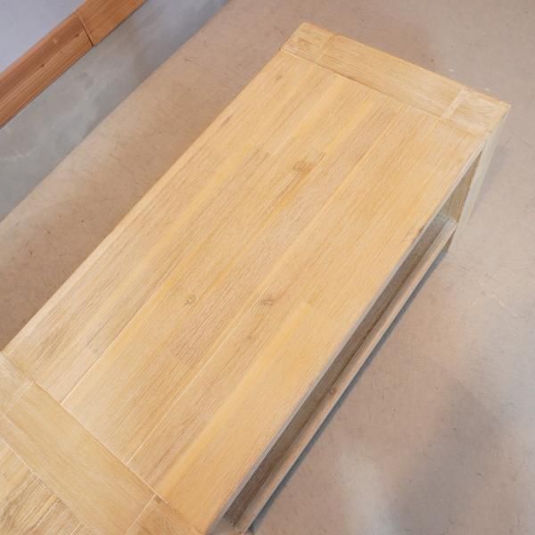 unico(ウニコ)より、木目を際立たせたホワイトウォッシュ塗装が魅力の