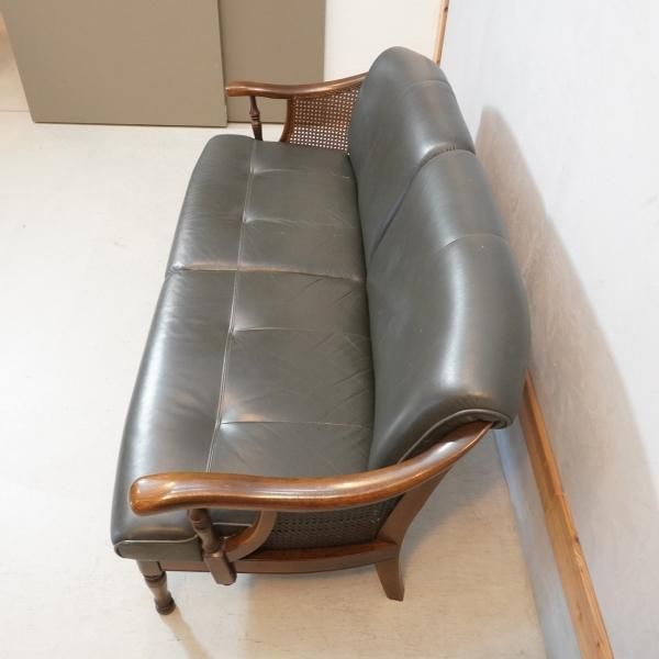 Karimoku(カリモク家具)のコロニアルシリーズの高級ラインGRAND