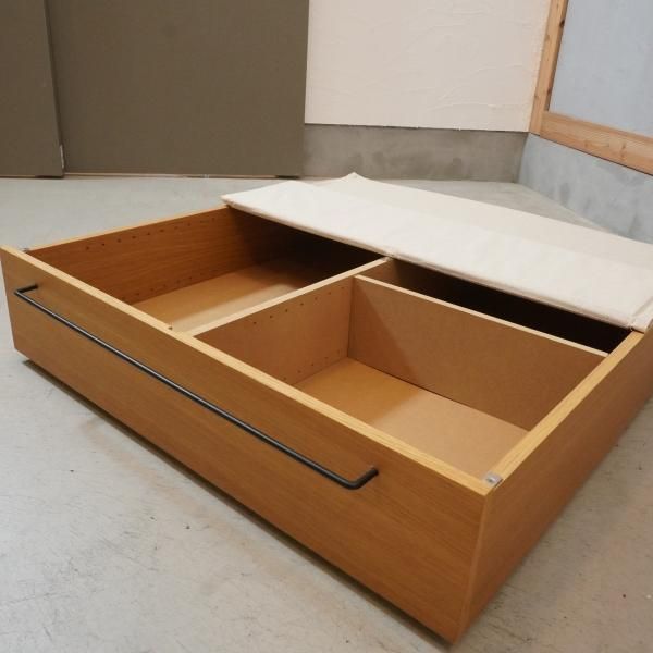 無印良品(MUJI)のオーク材 ベッドフレーム下収納引き出しです。ベッド