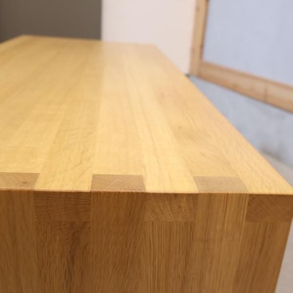 人気の無印良品(MUJI)のオーク材を使用したコの字ベンチです