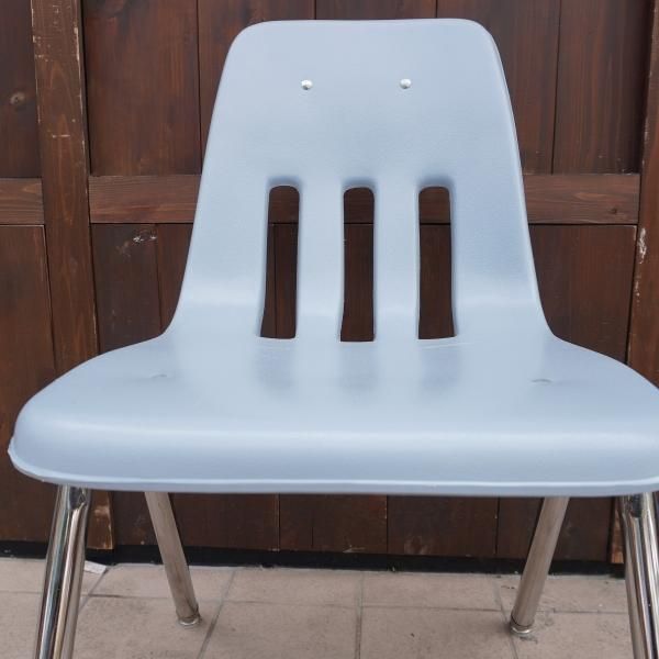 アメリカVIRCO(ヴァルコ)社の9000 CHAIR ブルーグレーです。機能的で