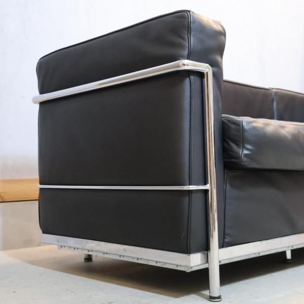 IDC OTSUKA(大塚家具)のグラン・コンフォール 総革張り3人掛けソファー