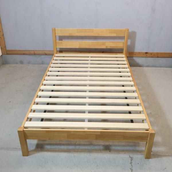 人気の無印良品(MUJI)のラバーウッド材 セミダブルベッドフレームです