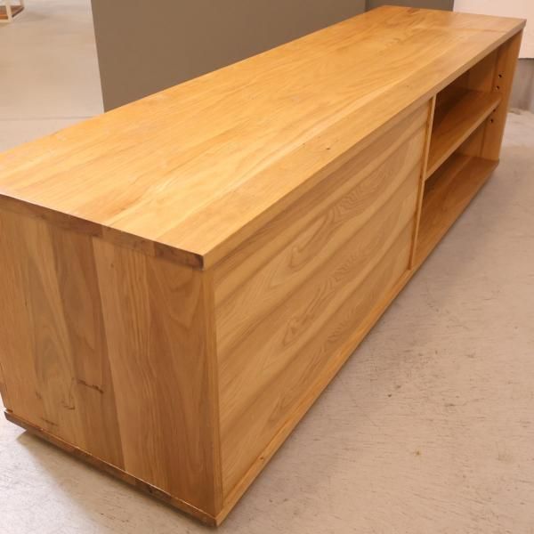 人気の無印良品(MUJI)のオーク無垢材 AVラック！！シンプルなTVボード