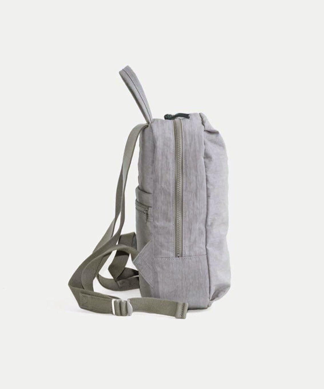 SALE /// FUKUI SIWAナイロンリュックS グレージュ - NIZYU KANO 公式