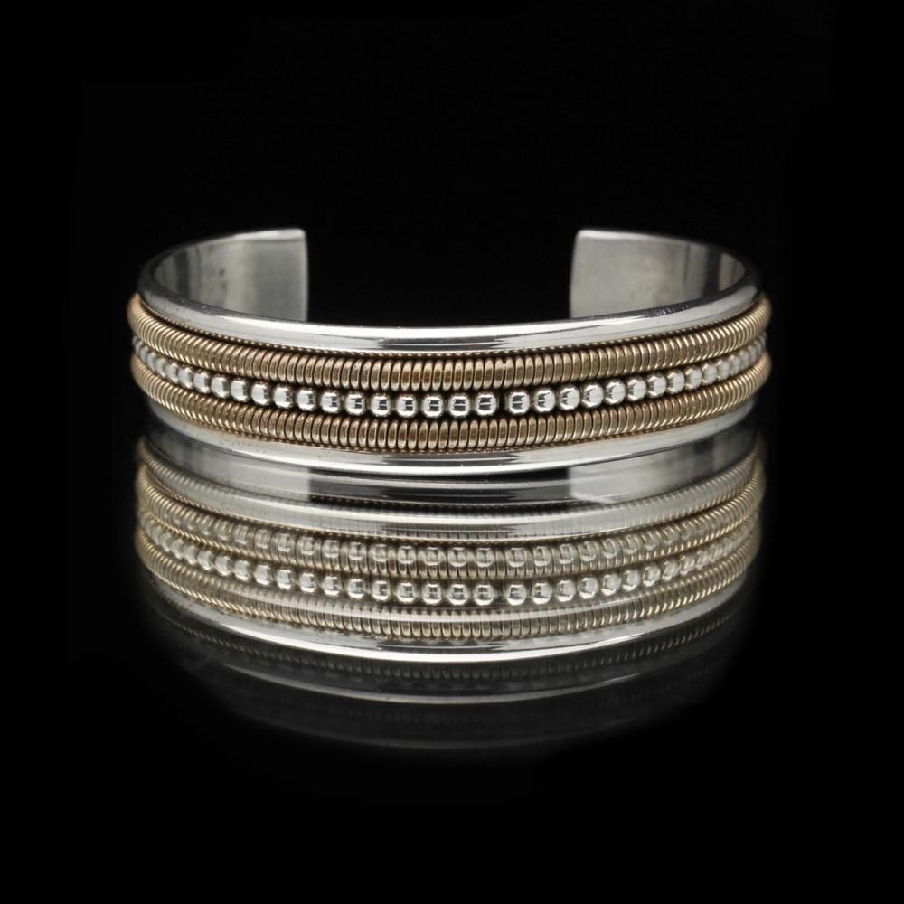 ナバホ ヴィンテージ シルバー バングル【NAVAJO - Verna And Franklin