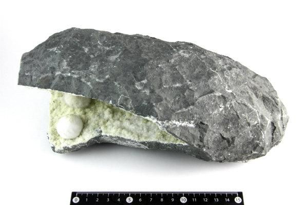 オケナイト(オーケン石) 原石 3.8kg｜天然石 原石 通販のキラリ石