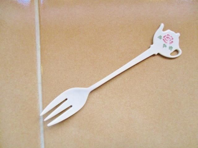 マニーローズ ホーロー ティーポット型フォーク - 「フランス雑貨