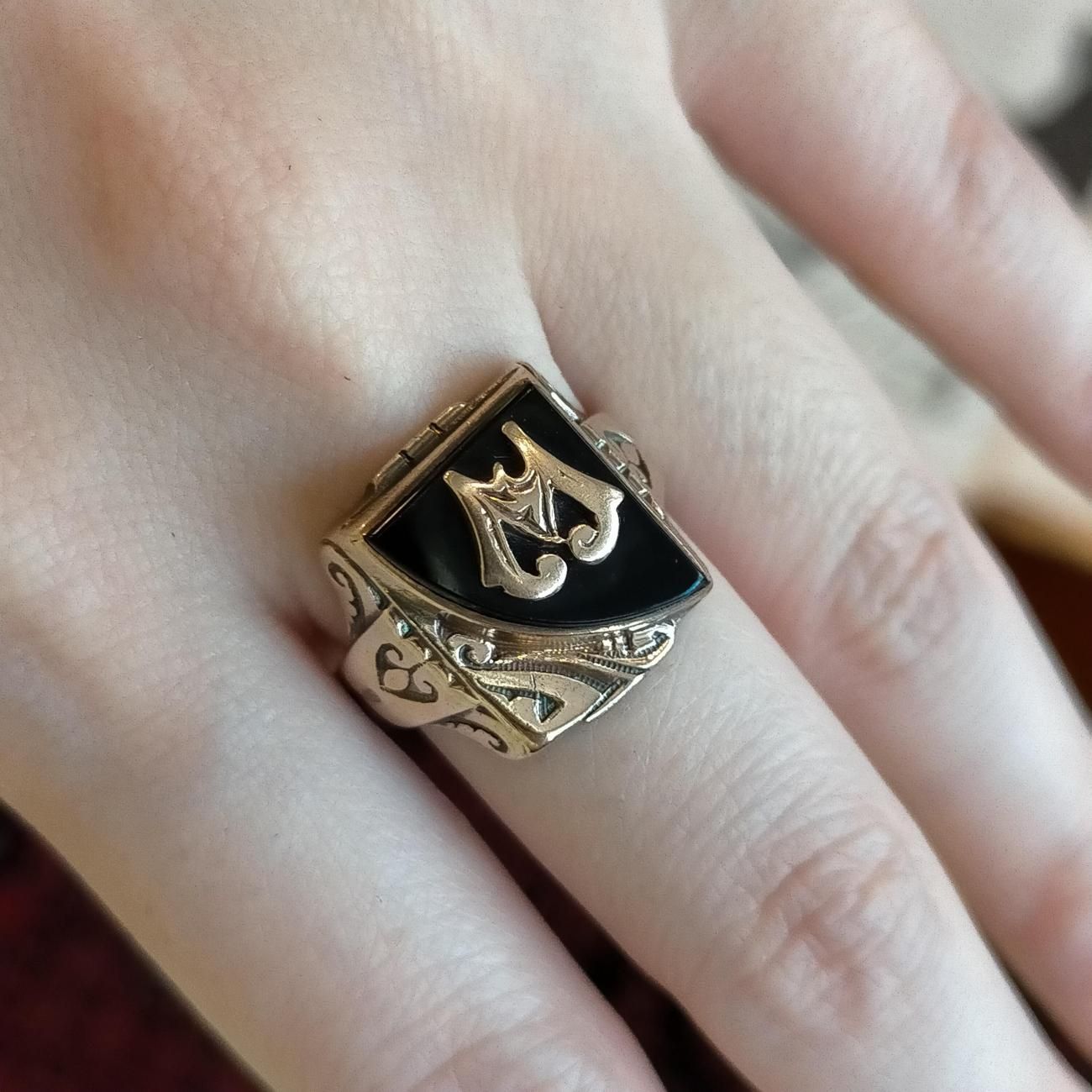 USA製GOTHIC1950年代ヴィンテージWイニシャルオニキス彫刻メンズリング