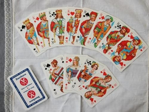 鮮やかな色彩と絵柄のトランプ - アンティーク食器と雑貨のお店 lincs