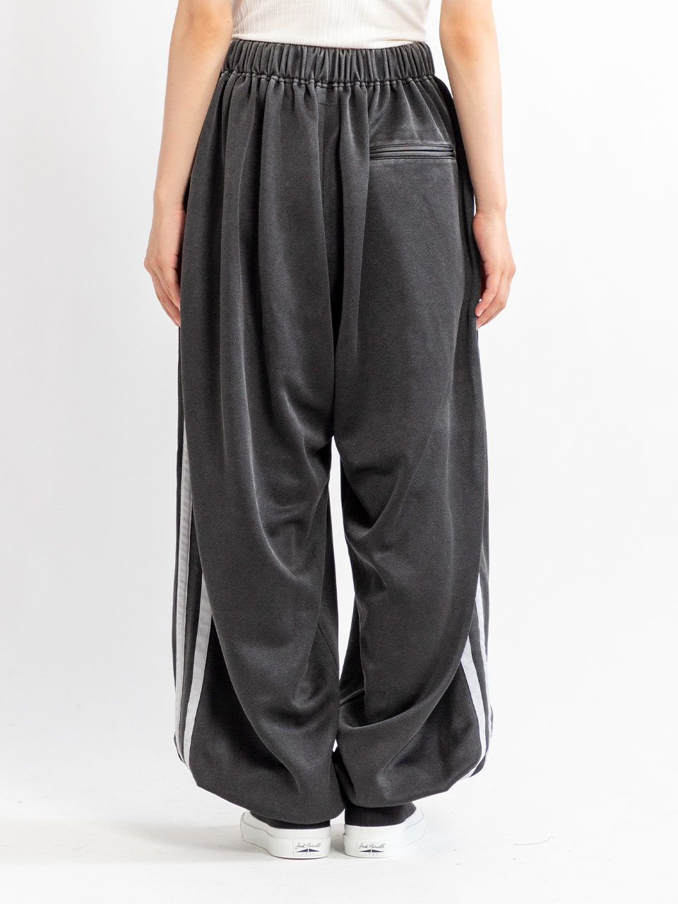 FADED BLACK TRACK PANTS-フェイデッドブラックトラックパンツ-doublet