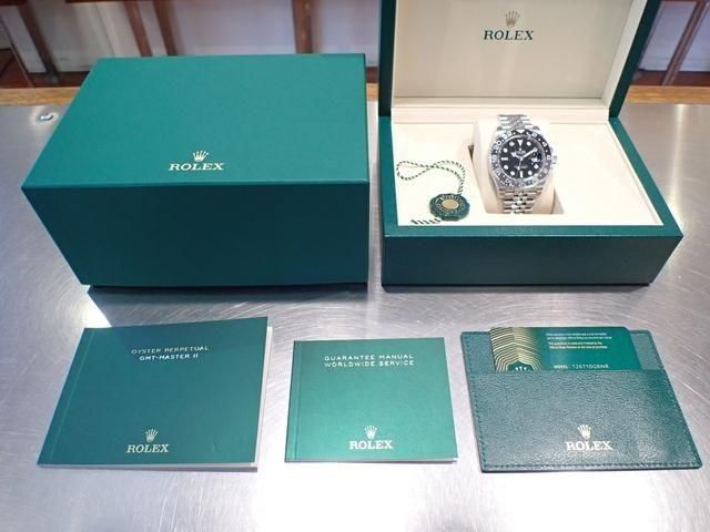 ロレックス GMTマスターII グレー/ブラックベゼル 126710GRNR