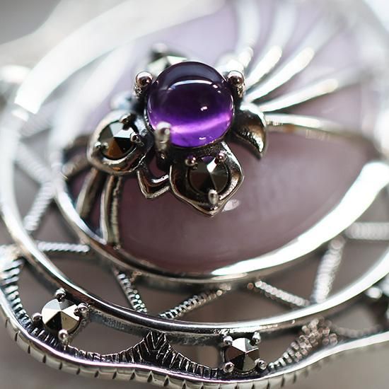 クンツァイトとアメジストの銀製ブローチ - 海福雑貨通販部