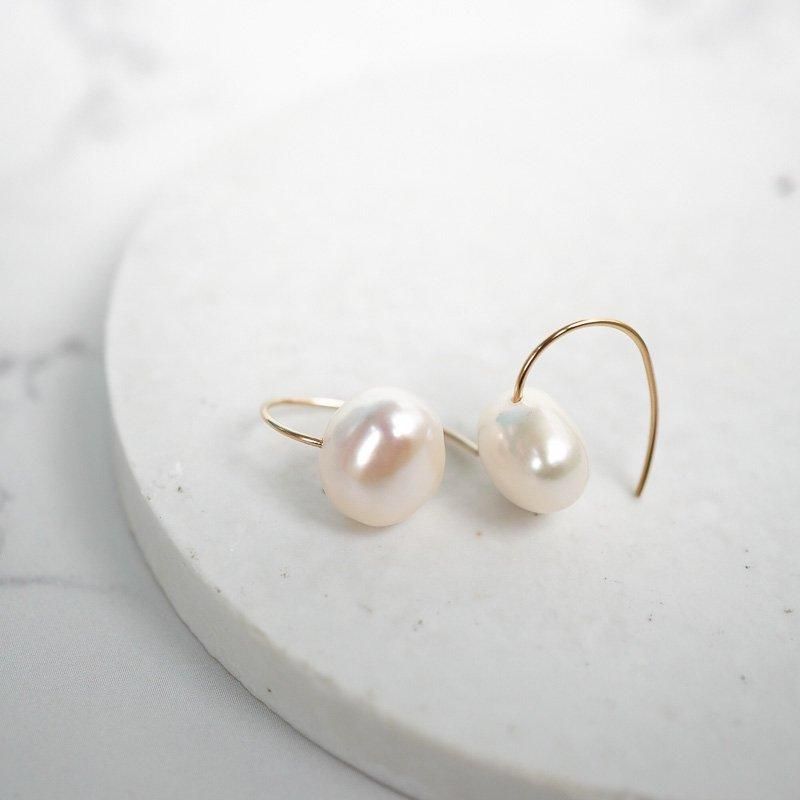 minikin]14kgf/淡水パールカーブピアス