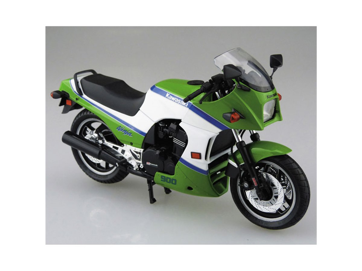 AOSHIMA、ライムグリーンの「カワサキ ZX900」1985年モデルの