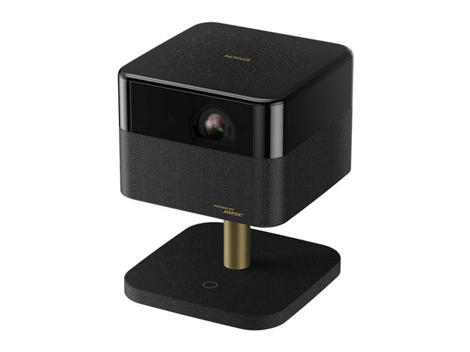 エプソン、4KプロジェクターのQi充電対応モデル「EF-73」や4000