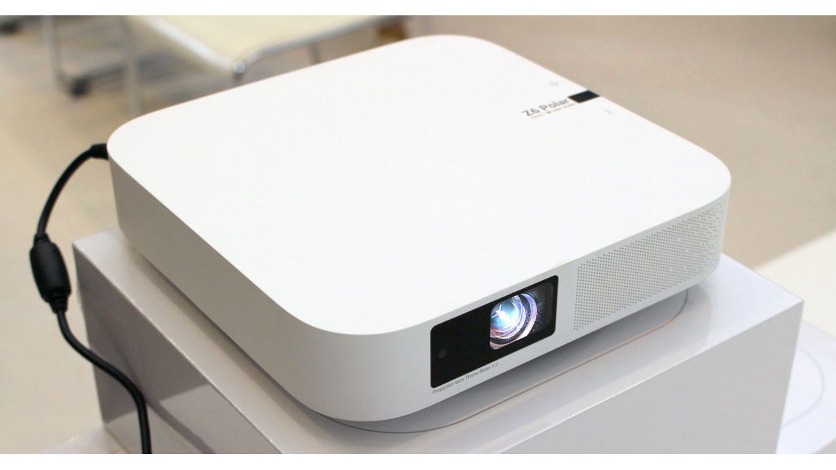 あの「popIn Aladdin」のサービスが入ったコンパクトプロジェクターが