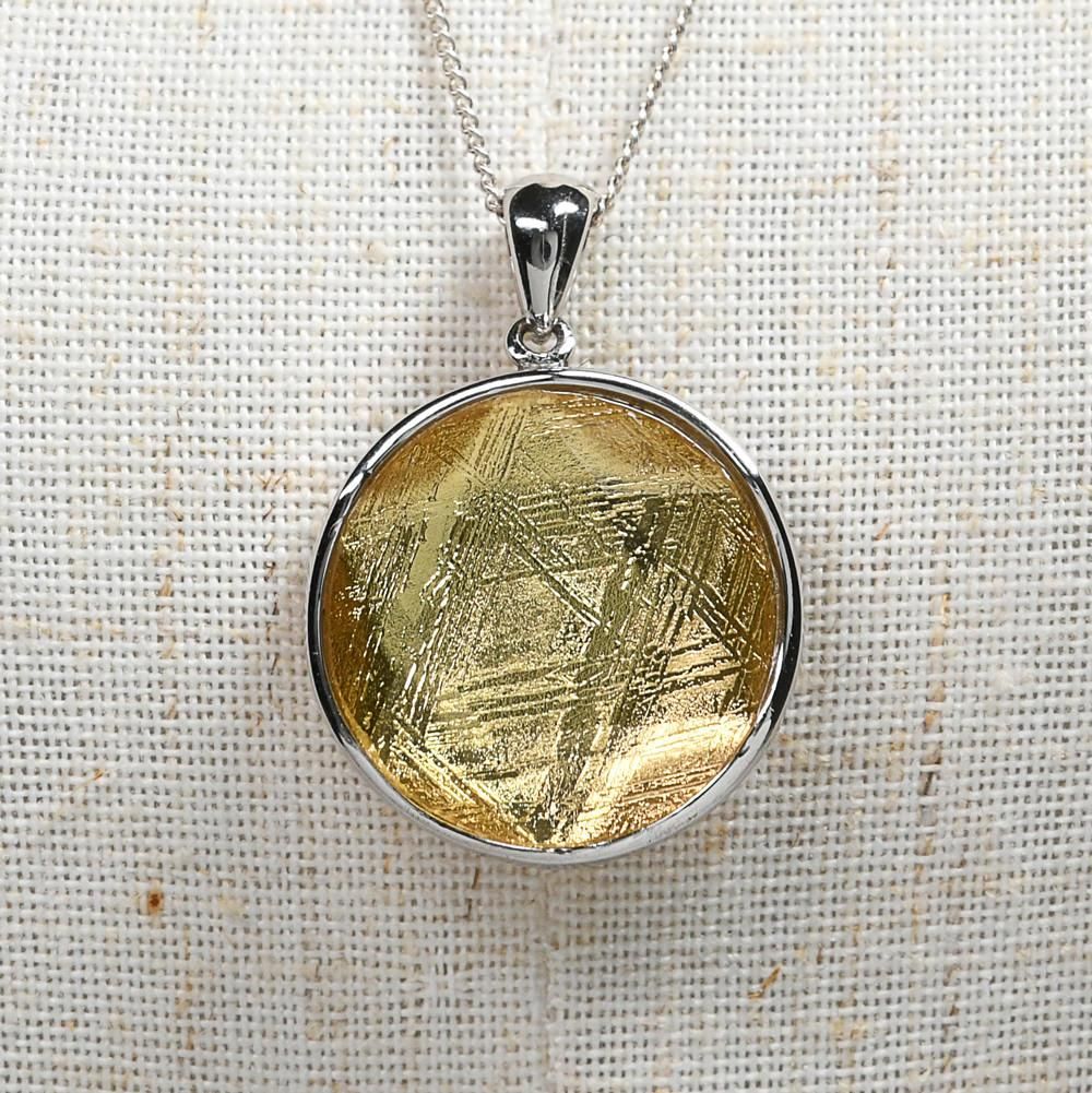 鉄隕石 ムオニナルスタ隕石（ゴールド）ペンダントトップ 20mm #QK330