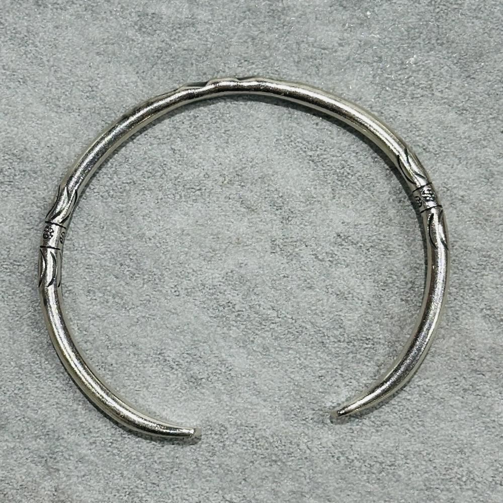 カレン族シルバー】魚の刻印が刻まれたシルバーバングル｜旅する雑貨屋