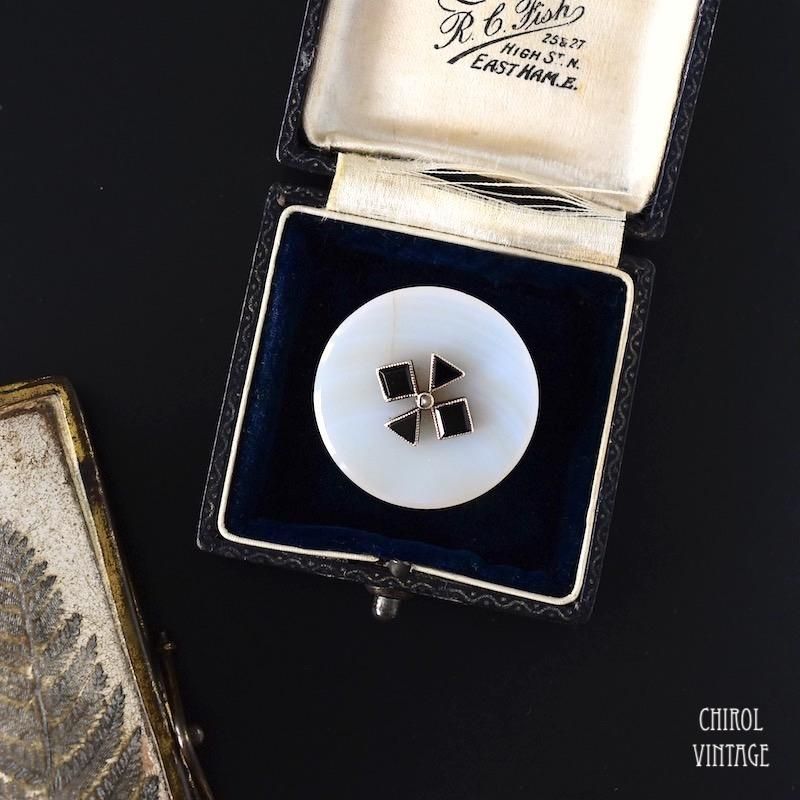 アンティーク 15Kゴールド オニキスクロス ラウンドアゲートブローチ