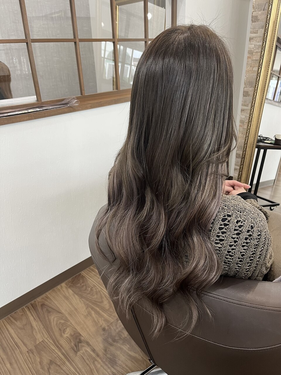 シールエクステ #グレージュ：L242089366｜サイン(Sign)のヘアスタイル